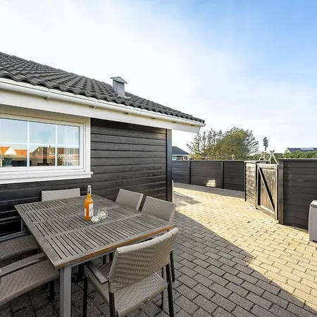 Charming In Furreby Diget 23 *